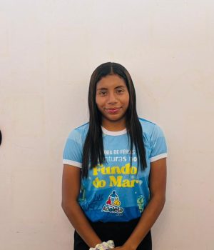Auxiliar de Educadora Anny Karoline Ribeiro