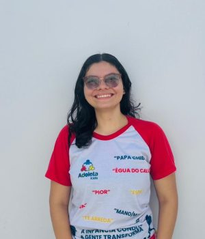 Educadora Rayanne Cristina